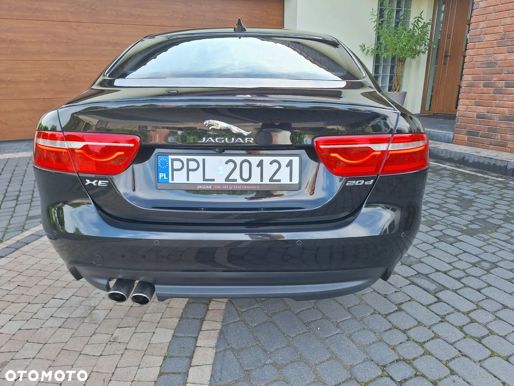 Jaguar XE 20d R-Sport - 11