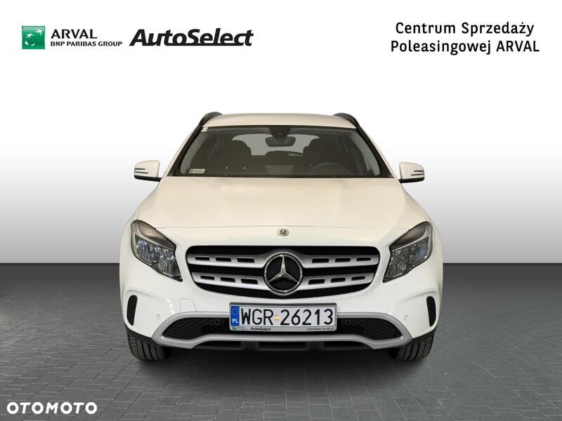 Mercedes-Benz GLA - 10