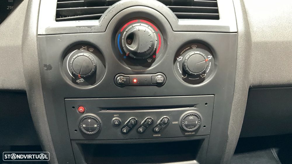 Renault Mégane 1.5 dCi Dynamique - 6