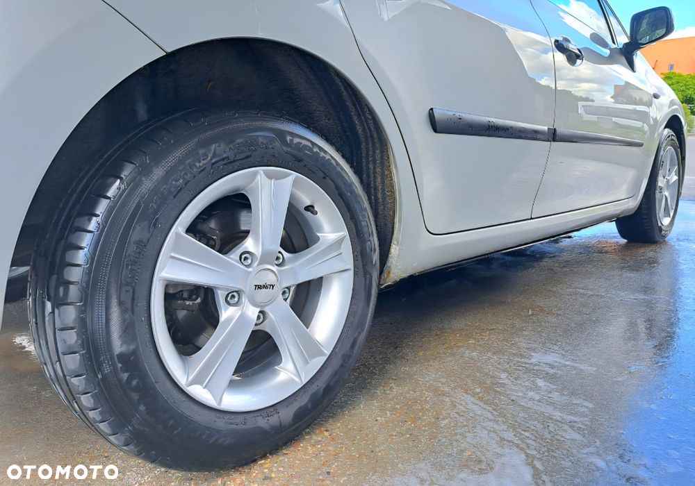 Toyota Auris 1.4 D-4D Luna - 8