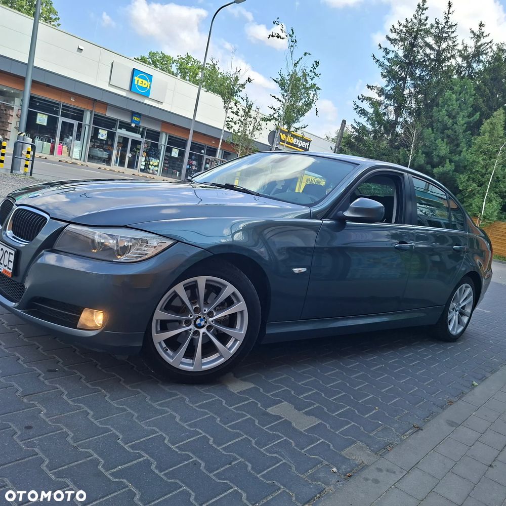BMW Seria 3 320i - 14