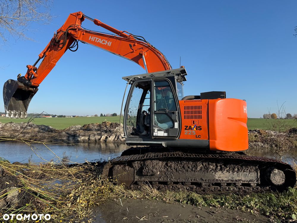 Hitachi ZAXIS ZX 225 USLC - 3 - 4