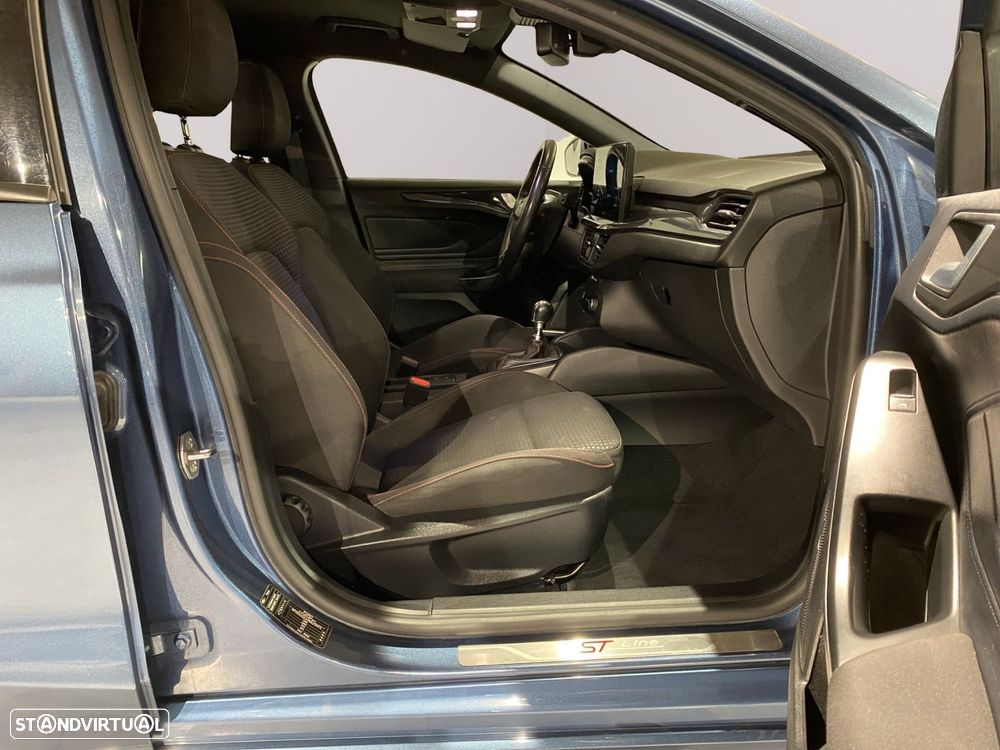 Ford Focus 1.0 EcoBoost MHEV ST-Line - 15