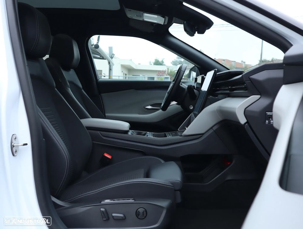 Ford Explorer 79 kWh Premium AWD - 23