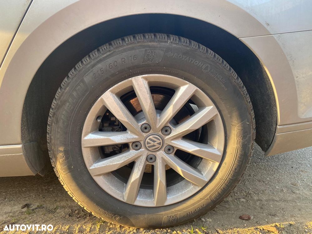 Volkswagen Passat 2.0 TDI Comfortline - 9