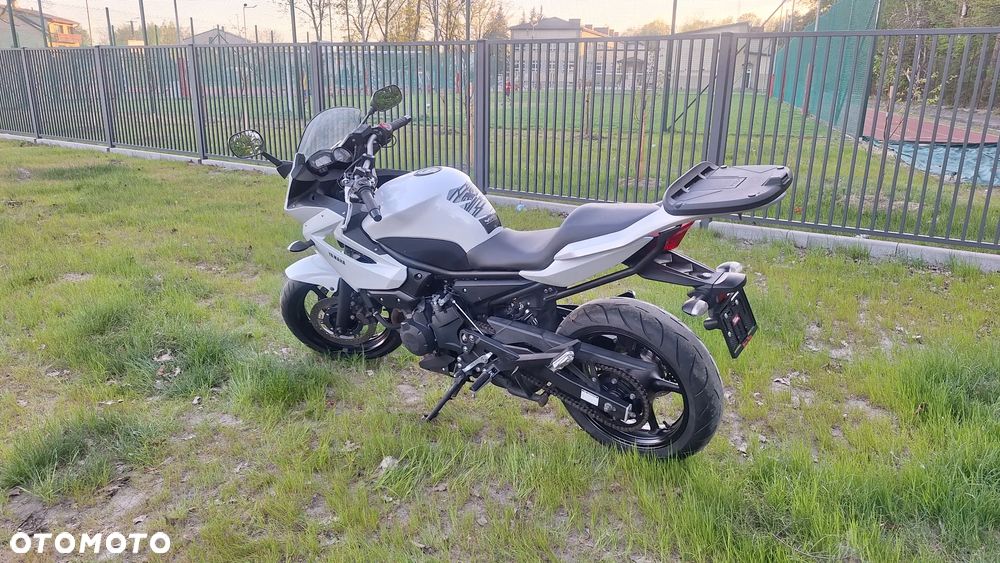 Yamaha XJ - 6