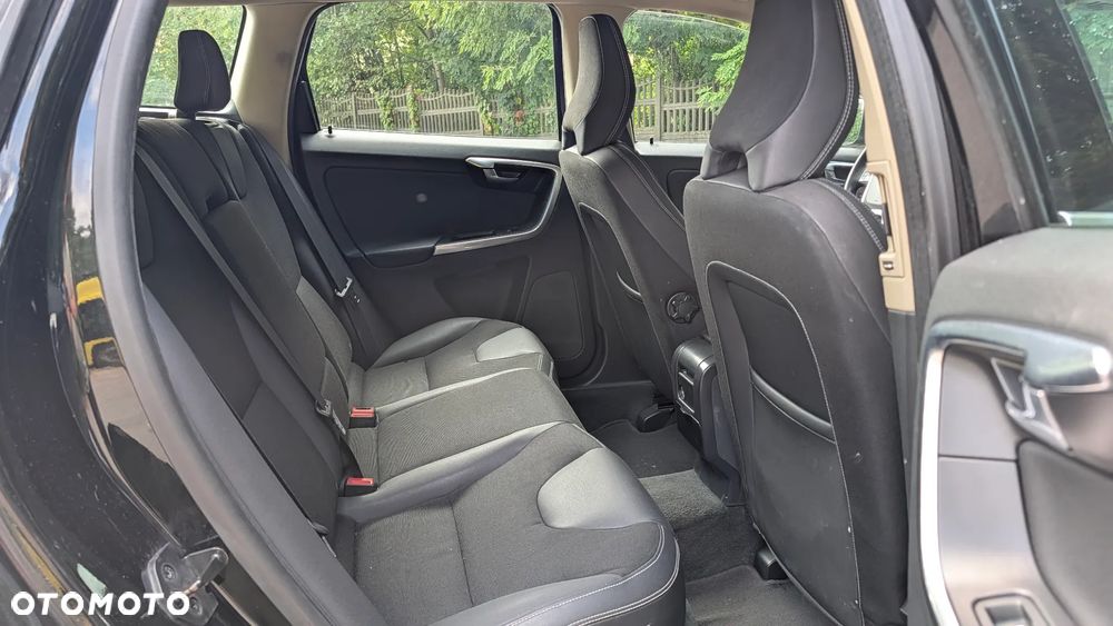 Volvo XC 60 D3 Momentum - 11