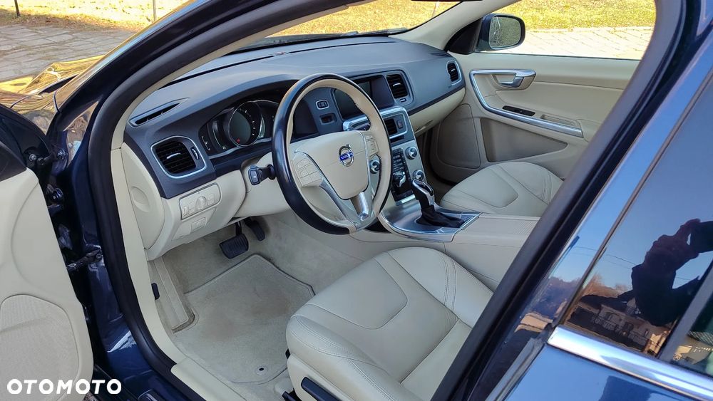Volvo S60 D4 Drive-E Momentum - 18