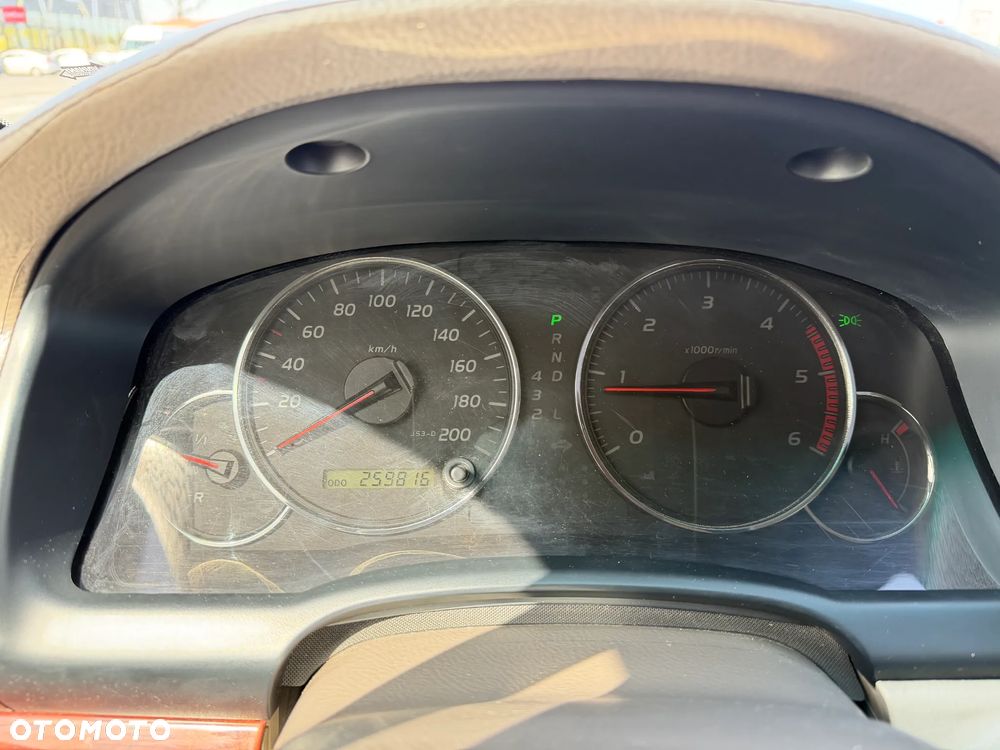 Toyota Land Cruiser - 4