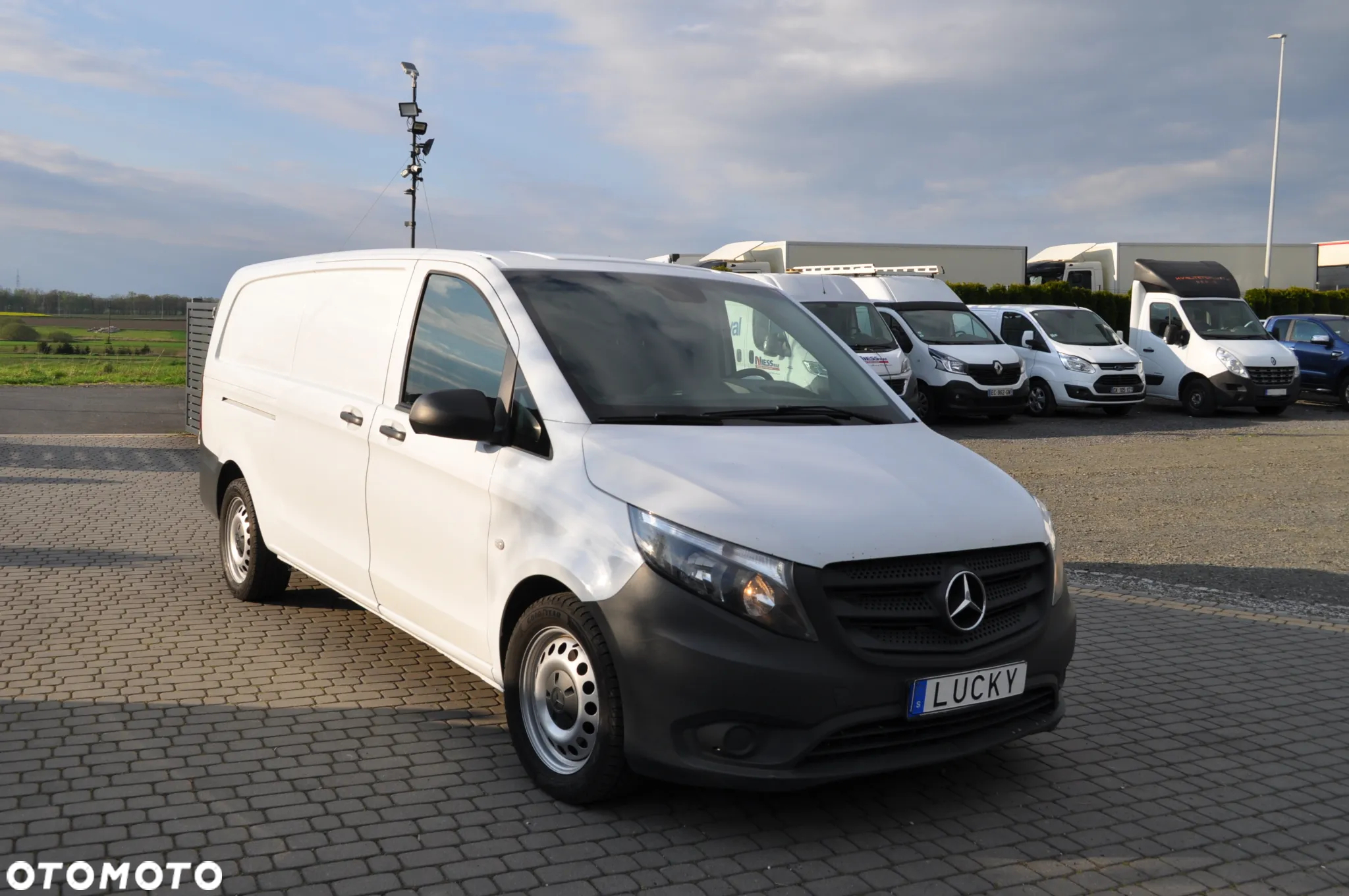 Mercedes-Benz Vito 114 2.2 Cdi Long Klima Kamera AUTOMAT Obustronne Drzwi Suwane - 2