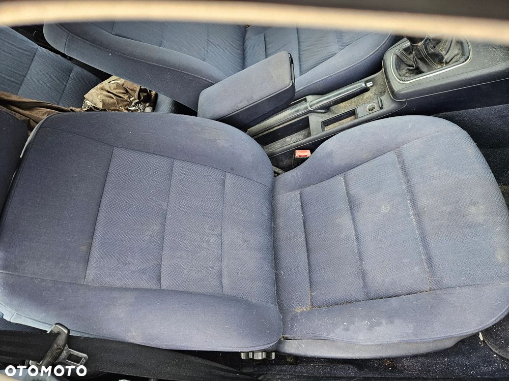 Audi A4 B5 lift fotel przód przedni prawy - 1