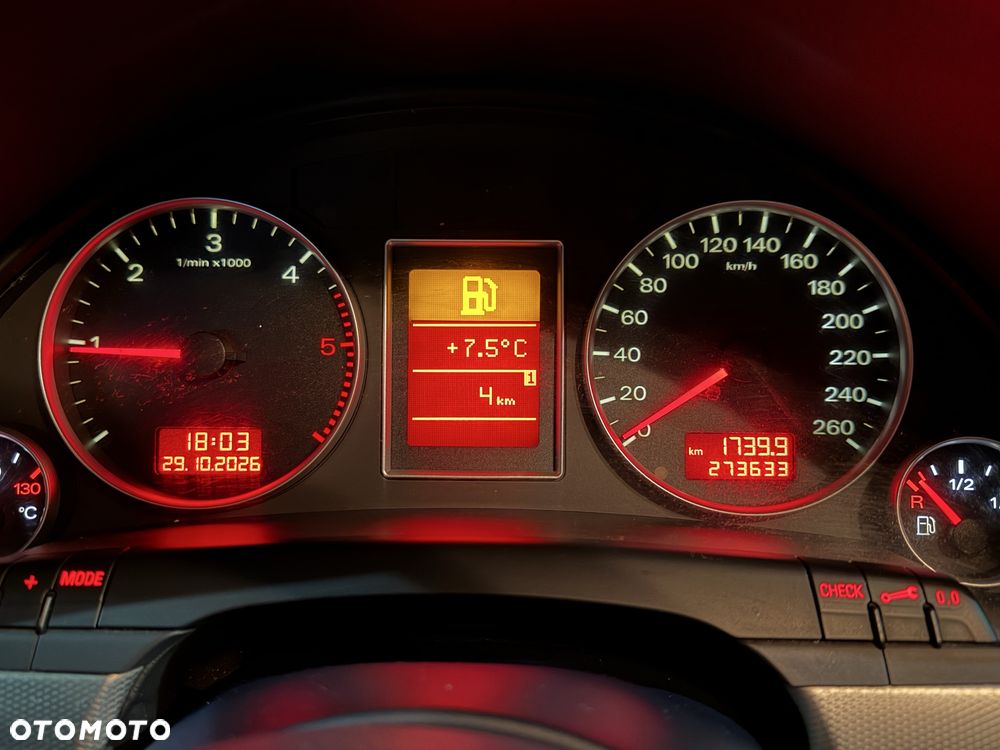 Audi A4 Limousine - 8