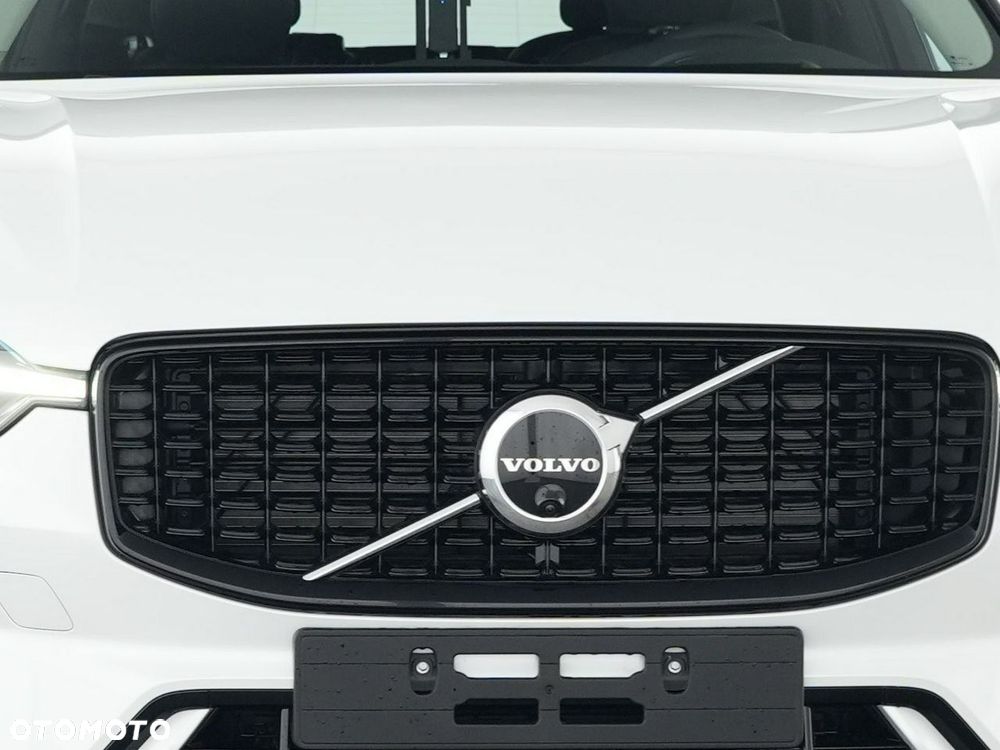 Volvo XC 60 B5 B AWD Plus Dark - 4