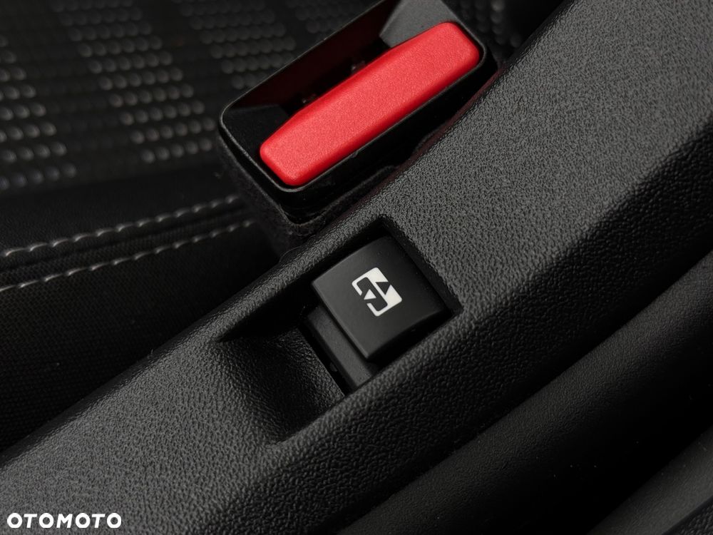 Peugeot 2008 PureTech 110 Stop&Start EAT6 Allure - 33