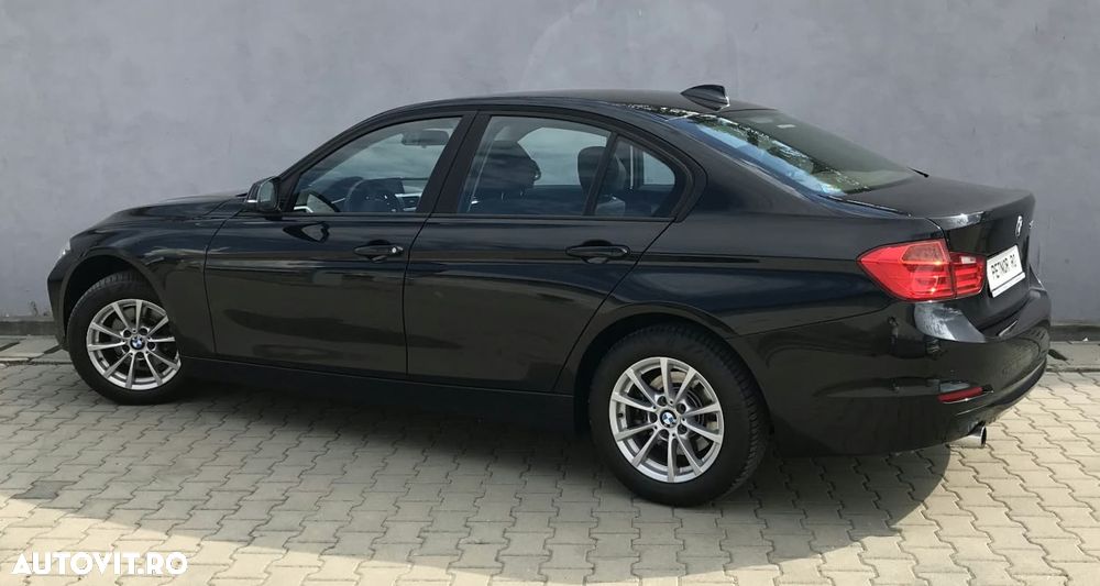 BMW Seria 3 320i Aut. - 5