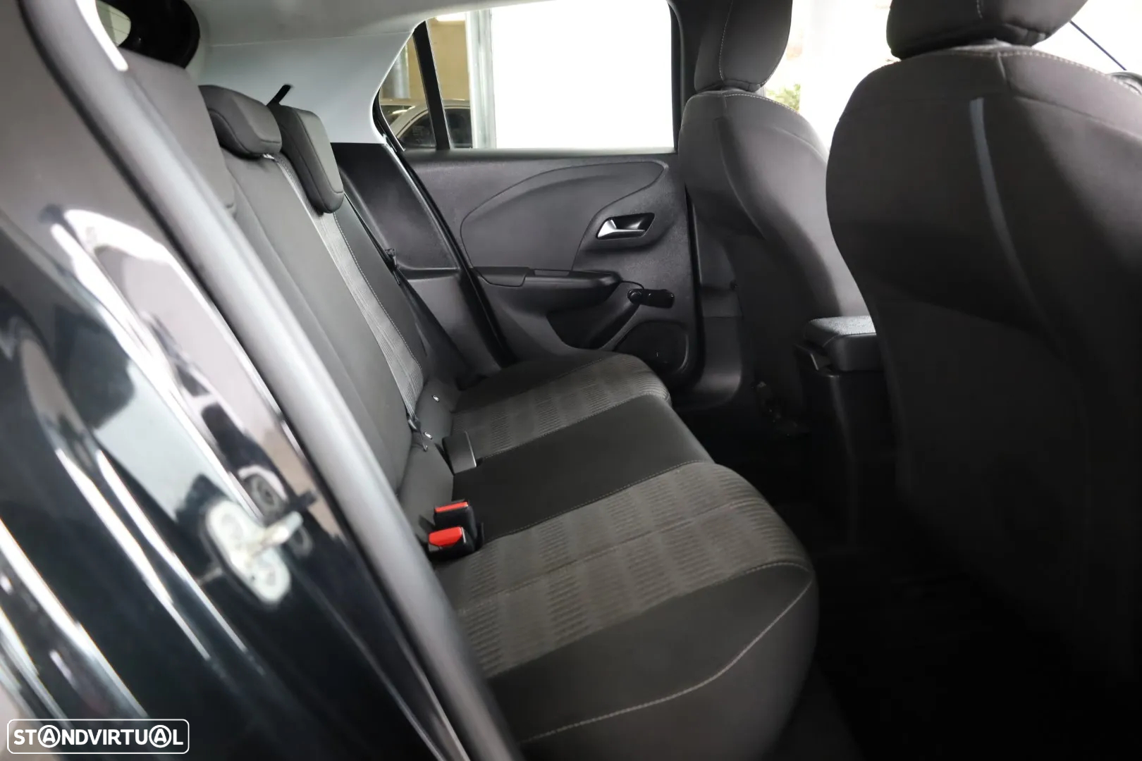 Opel Corsa 1.2 Business - 42