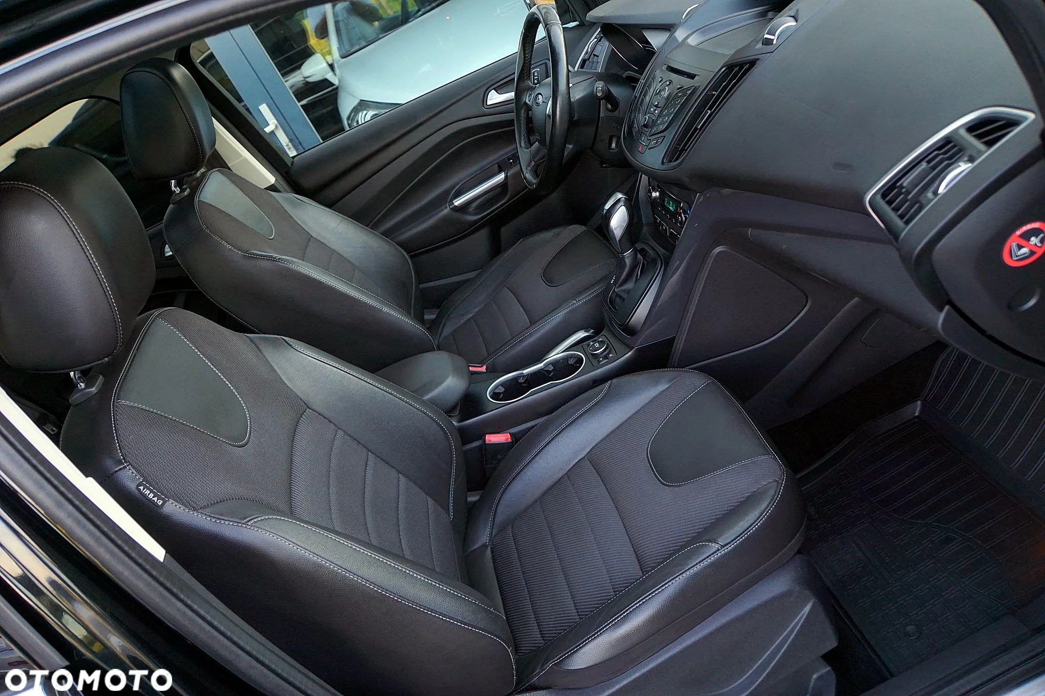Ford Kuga 2.0 TDCi 4x4 Titanium - 26