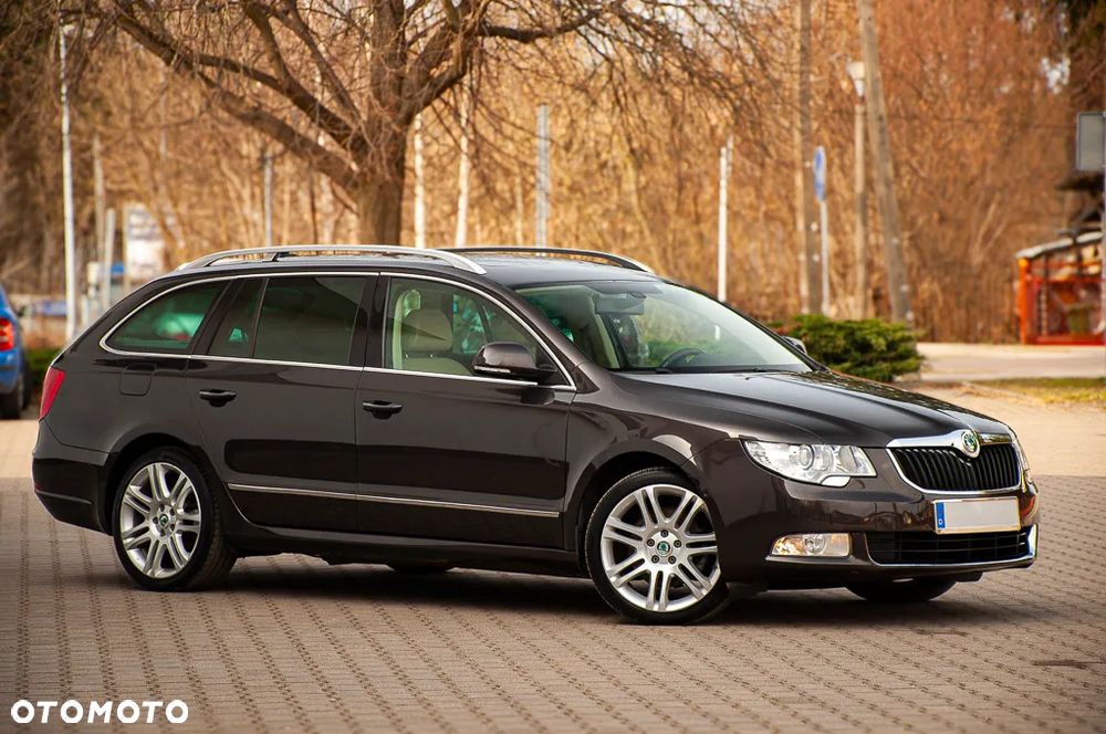 Skoda Superb 2.0 TDI DSG Exclusive - 4