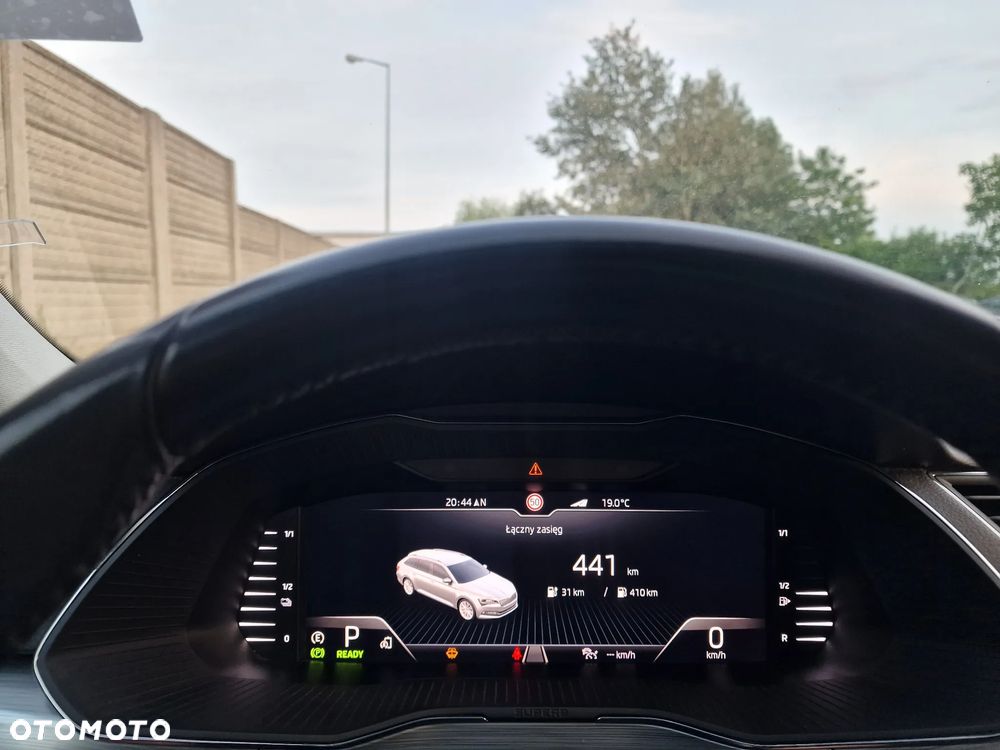 Skoda Superb ver-combi-1-4-tsi-iv-dsg-style - 18