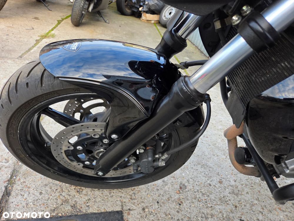 Suzuki Gladius - 25