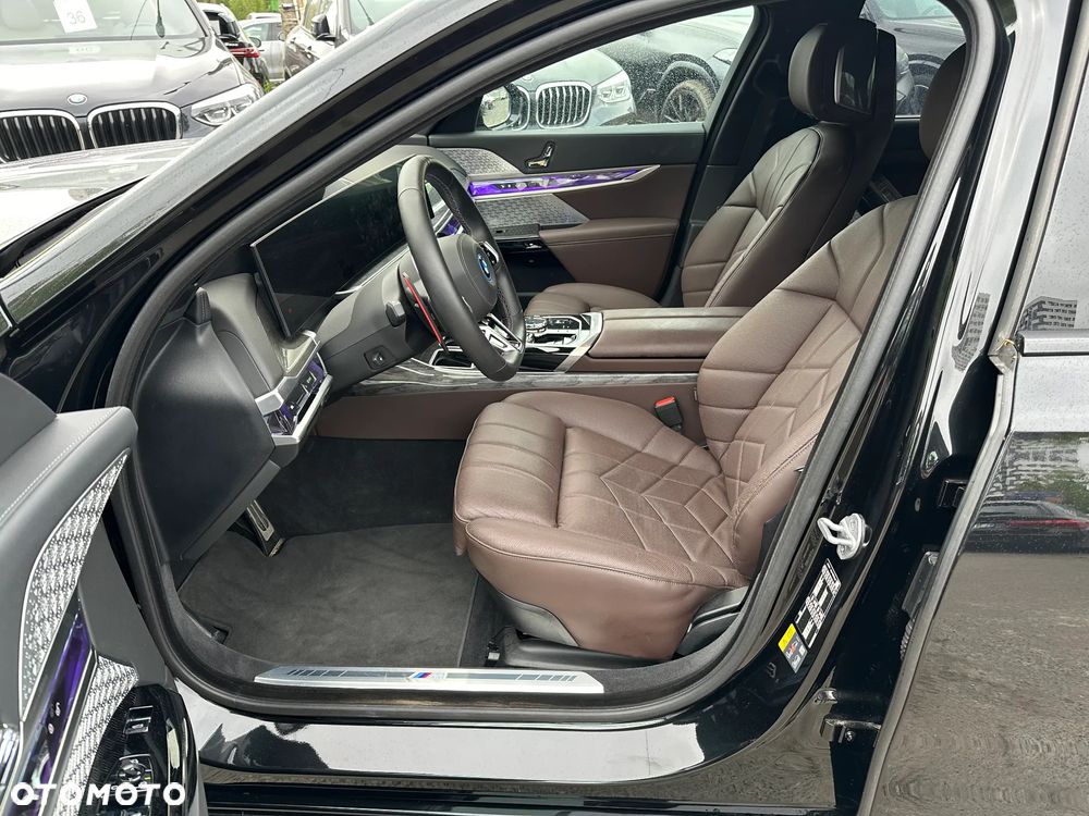 BMW Seria 7 M760e PHEV xDrive sport - 7