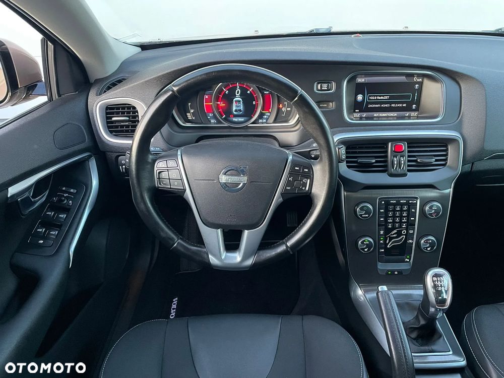 Volvo V40 D2 Summum - 25