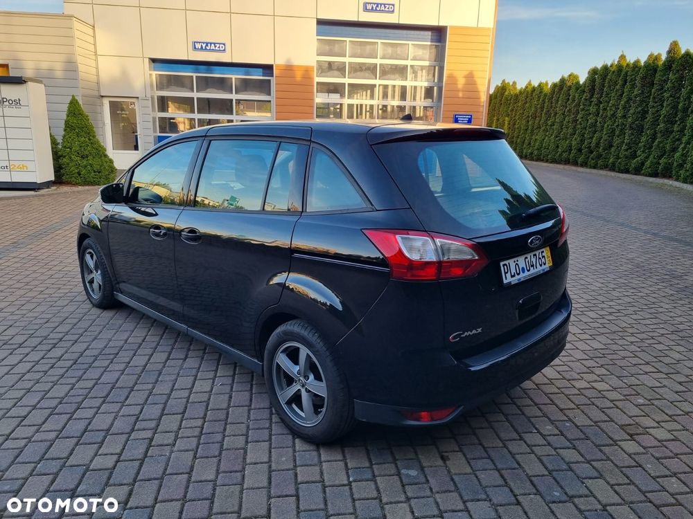 Ford Grand C-MAX - 11