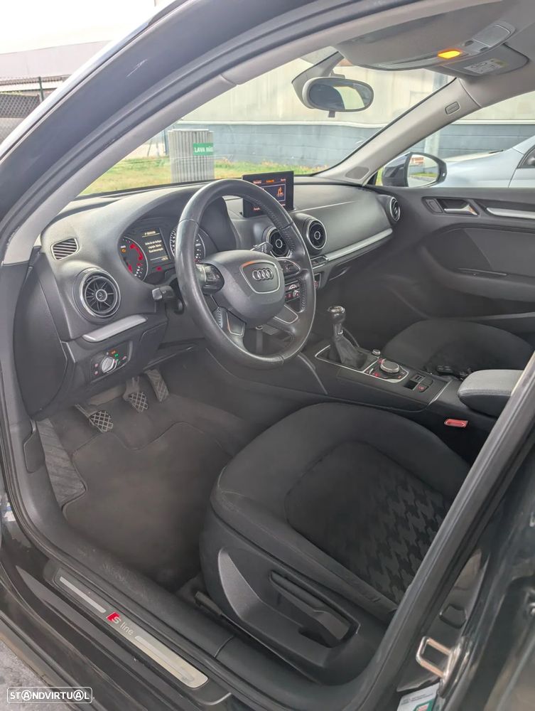 Audi A3 Sportback 1.6 TDI S-line - 12