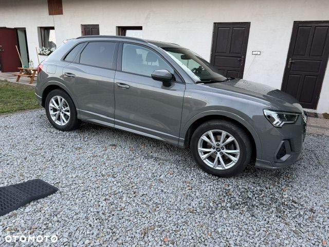 Audi Q3 2021 photo 2