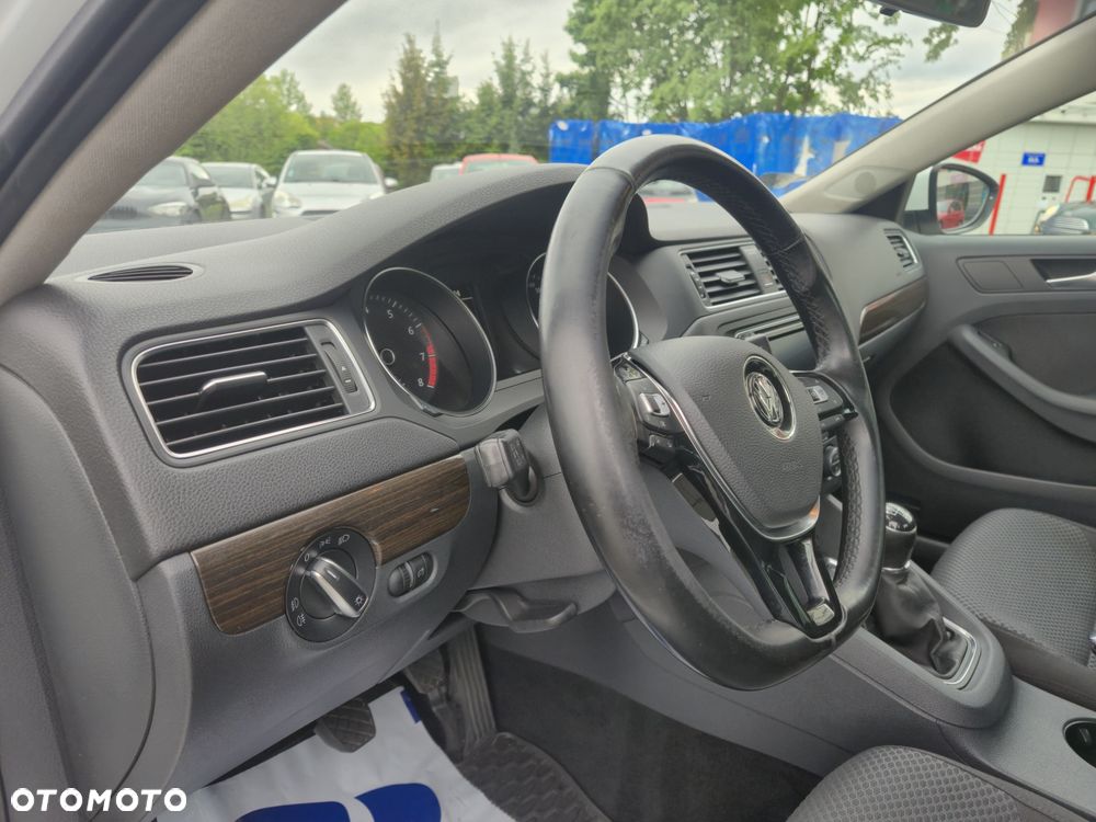 Volkswagen Jetta 1.4 TSI BMT Comfortline - 11