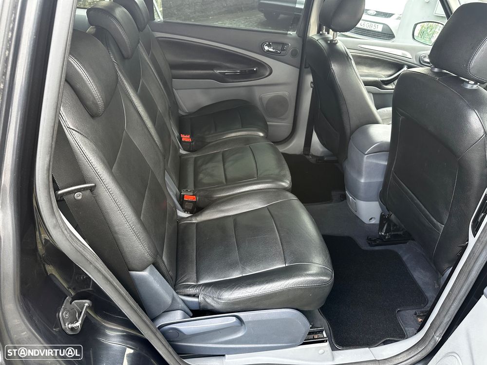 Ford S-Max 1.8 TDCi Titanium 7L - 32