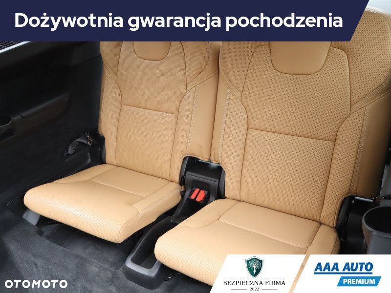 Volvo XC 90 - 22