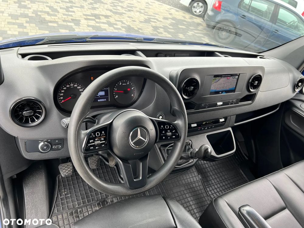 Mercedes-Benz Sprinter - 8