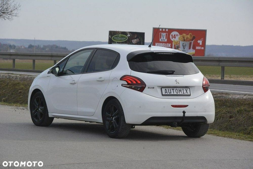 Peugeot 208 82 PureTech Style - 6