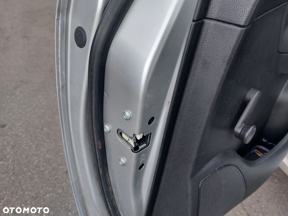 Opel Meriva B zamek drzwi tył lewy prawy - 1