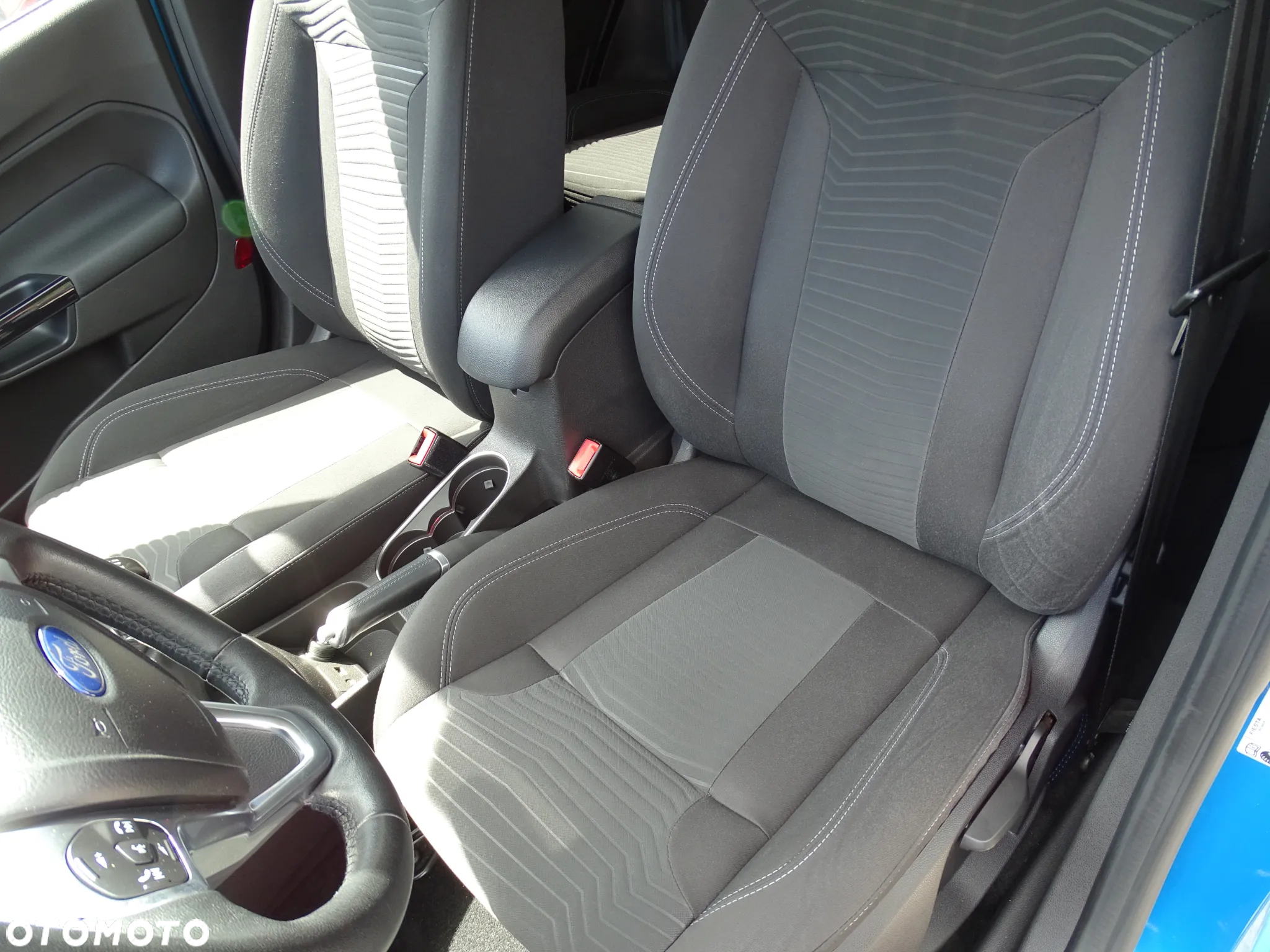Ford Fiesta - 25