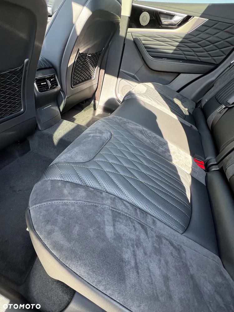 Hongqi HS5 2.0T AWD - 15