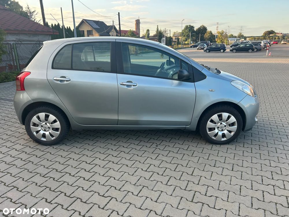 Toyota Yaris 1.3 VVT-i Sol - 6