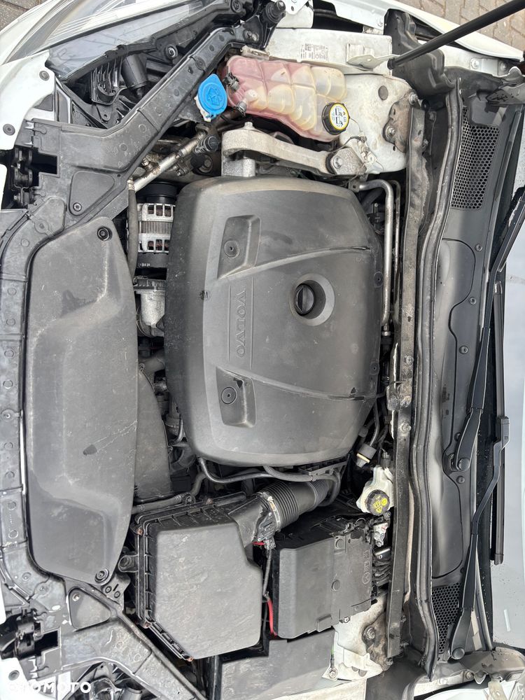 Volvo V40 Cross Country - 18