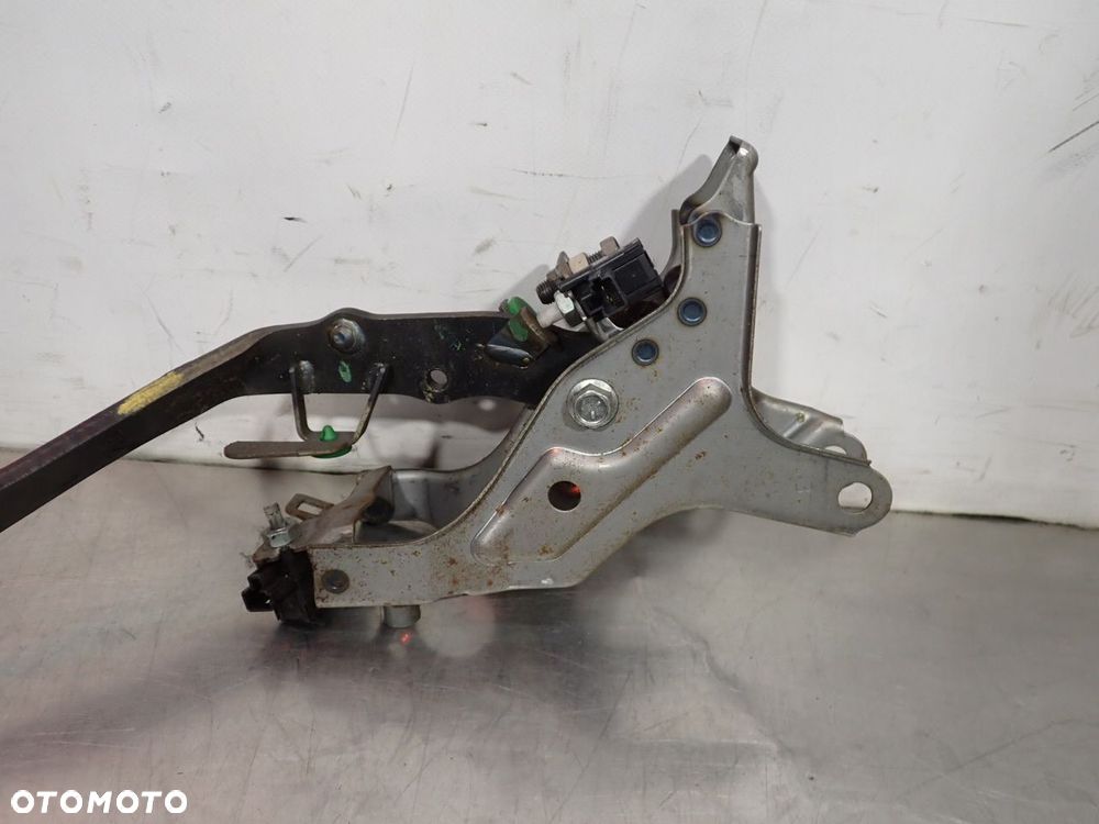 PEDAŁ SPRZĘGŁA TOYOTA COROLLA E15 - 3