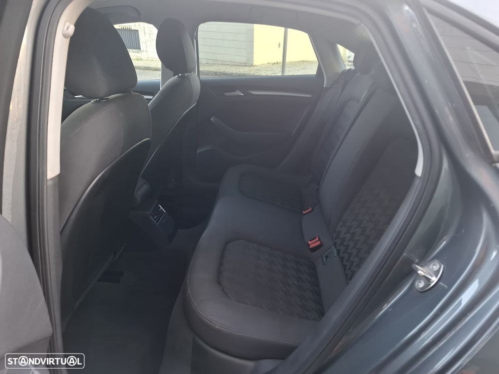 Audi A3 Limousine 1.6 TDI Advance - 33
