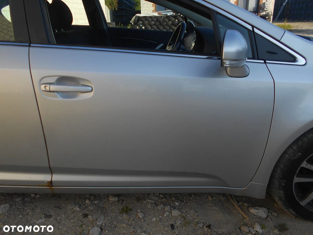 TOYOTA AVENSIS TR D-4D T27 2011-2015R LIFT  KOD LAKIERU 1F7 SILVER 2.0D4D 126KM SILNIK SKRZYNIA BLOTNIK DZWI MASKA KLAPA ZAWIESZENIE LAMPY WTRYSK WTRYSKI LUSTERKA BAK KOLO ZAPASOWE BELKA KLIMATYZACJA - 10