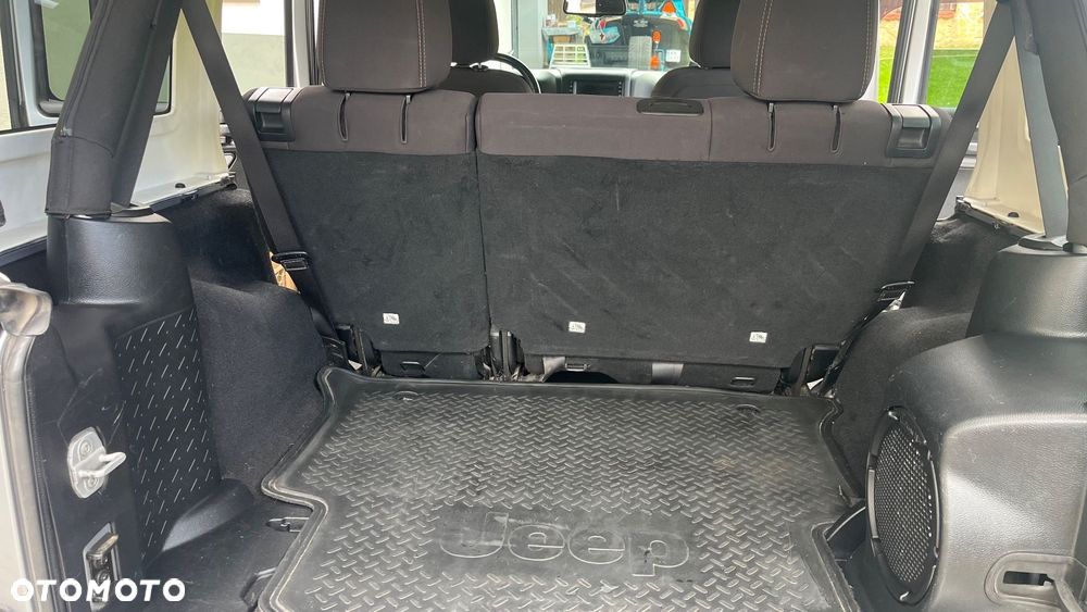 Jeep Wrangler - 15