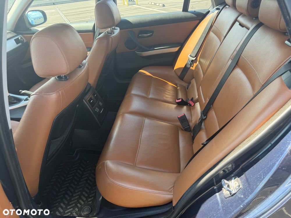 BMW Seria 3 320d xDrive DPF - 9