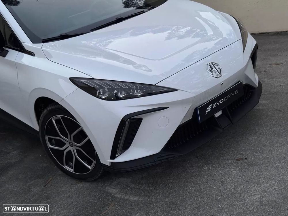 MG MG4 64 kWh Luxury - 3