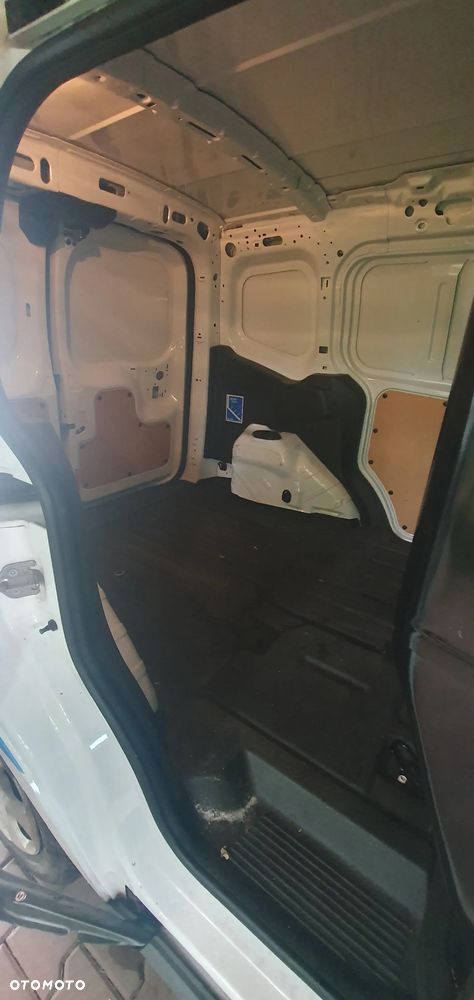 Ford Transit Courier - 6