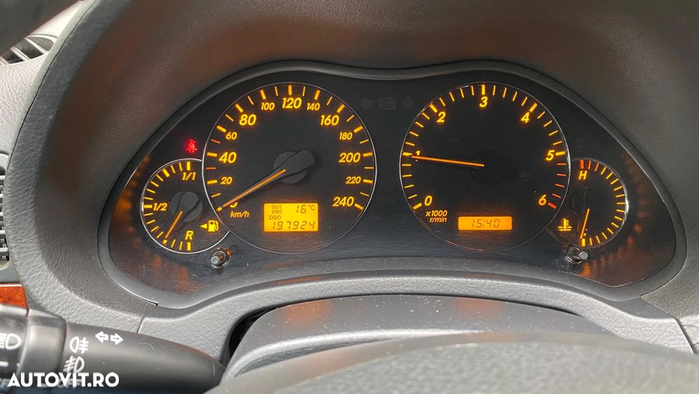 Toyota Avensis 2.0 D4D Sdn. Executive - 18