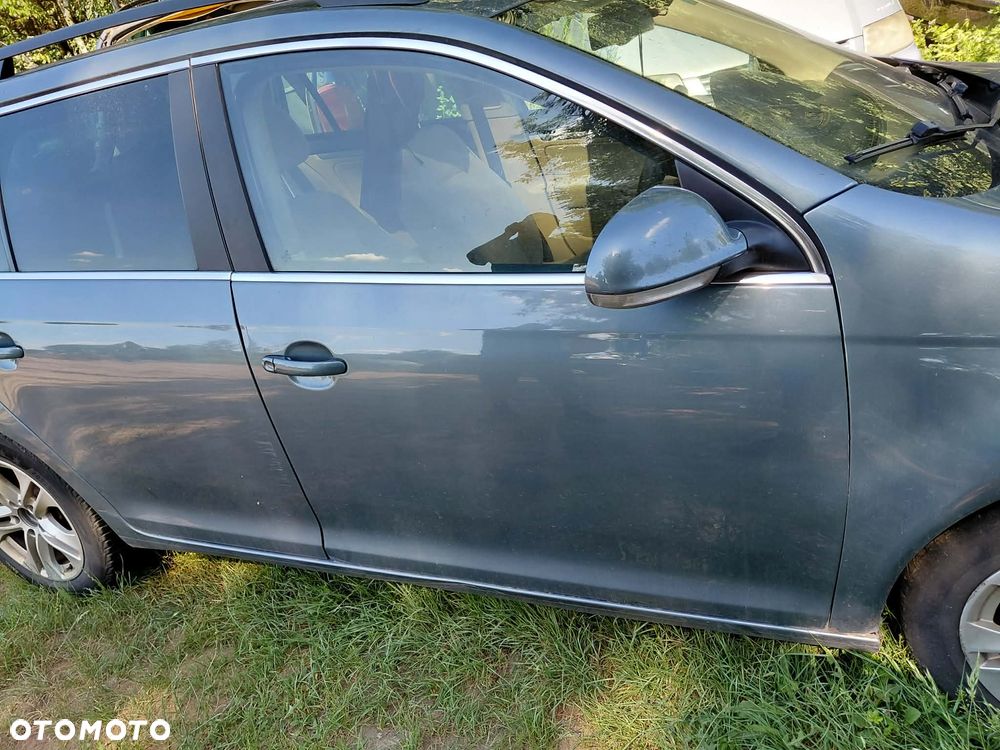 części VW VOLKSWAGEN GOLF V kombi 1.9 TDI 105KM 2008r DRZWI PRZÓD prawe lewe TYŁ prawe lewe LA6R - 3