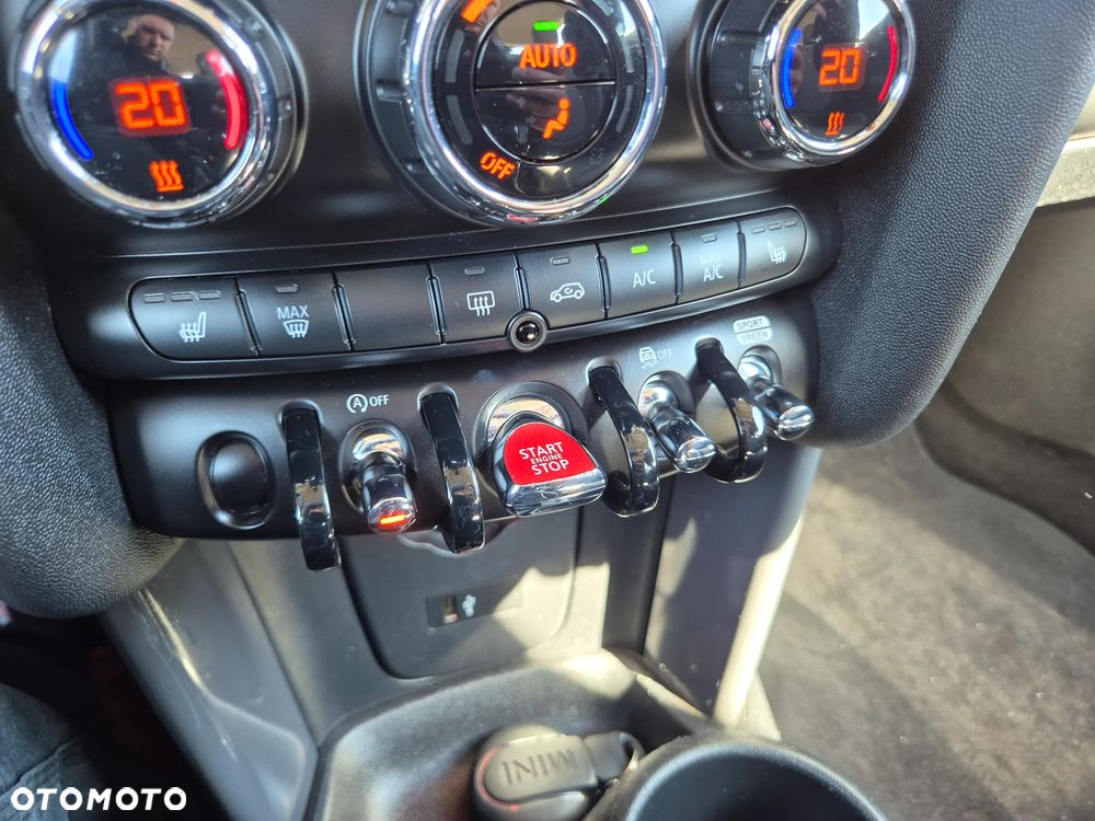 MINI ONE 60 Years - 27