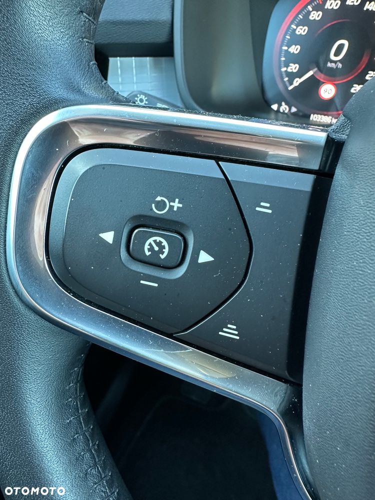 Volvo XC 40 T3 Momentum Pro - 14